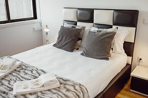 Downtown Stylish Apartment Garage by Vacationy