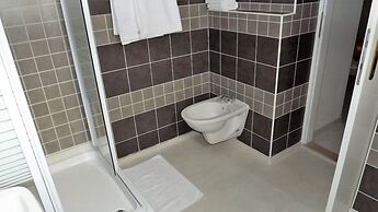 Apartment 5 Double Bed & Bidet Sleeps 2 Guests