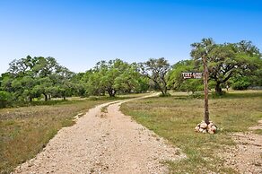 Ot 3515b Texas Yurt Haus: Buffalo 1 Bedroom Cabin by RedAwning