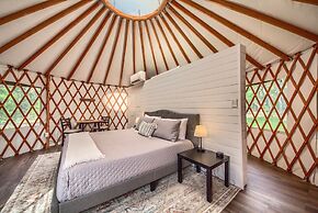 Ot 3515b Texas Yurt Haus: Buffalo 1 Bedroom Cabin by RedAwning