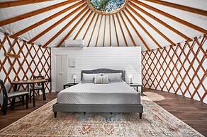 Ot 3515b Texas Yurt Haus: Buffalo 1 Bedroom Cabin by RedAwning