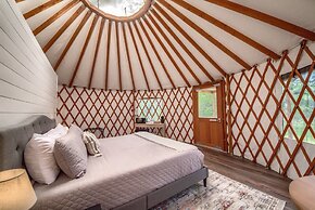 Ot 3515b Texas Yurt Haus: Buffalo 1 Bedroom Cabin by RedAwning