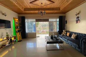 Entire Artistic House 5mins From Convention Centre