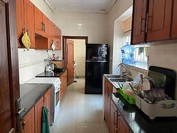 Entire Artistic House 5mins From Convention Centre