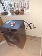 Entire Artistic House 5mins From Convention Centre