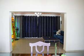 Entire Artistic House 5mins From Convention Centre