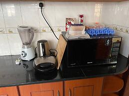 Entire Artistic House 5mins From Convention Centre