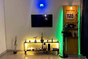 Entire Artistic House 5mins From Convention Centre