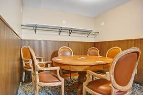 Prospector Place 5 Bedroom Home by RedAwning