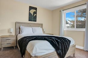 Prospector Place 5 Bedroom Home by RedAwning