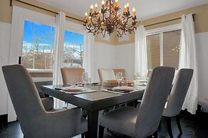 Prospector Place 5 Bedroom Home by RedAwning