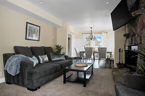 Prospector Place 5 Bedroom Home by RedAwning