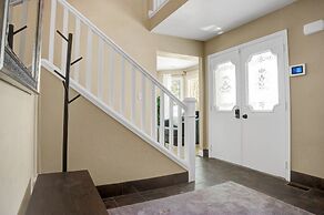 Prospector Place 5 Bedroom Home by RedAwning