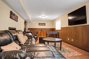 Prospector Place 5 Bedroom Home by RedAwning