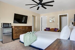 Prospector Place 5 Bedroom Home by RedAwning