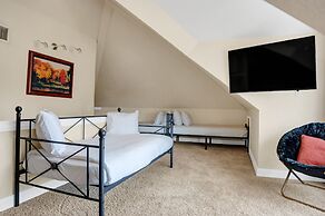 Prospector Place 5 Bedroom Home by RedAwning