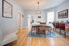 Updated Chicago Firefighter 3 bed Retreat-Sleeps 7 by AllSet Turnover