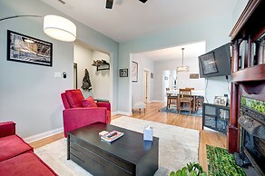 Updated Chicago Firefighter 3 bed Retreat-Sleeps 7 by AllSet Turnover