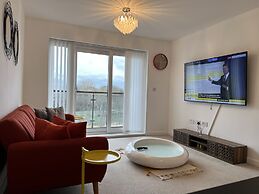 Mordern Retro 2 Bedroom Apartment