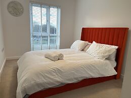 Mordern Retro 2 Bedroom Apartment