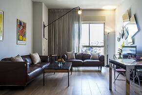 Melchett Plume in Tel Aviv-yafo