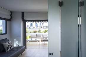 Melchett Plume in Tel Aviv-yafo