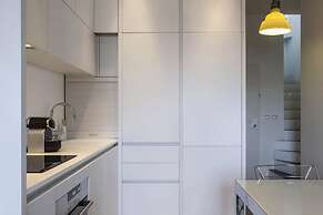 Melchett Plume in Tel Aviv-yafo