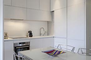 Melchett Plume in Tel Aviv-yafo