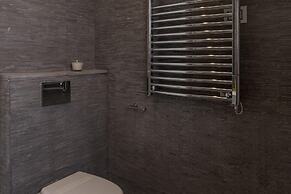 Melchett Plume in Tel Aviv-yafo