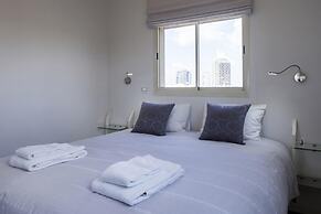 Melchett Plume in Tel Aviv-yafo