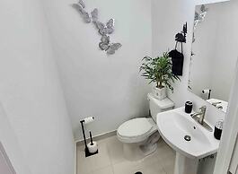 302 Rare find The Blue Sky Beach House