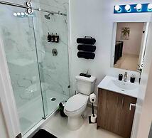 302 Rare find The Blue Sky Beach House