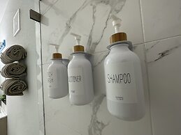 302 Rare find The Blue Sky Beach House