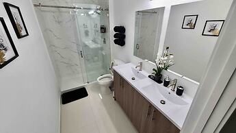 302 Rare find The Blue Sky Beach House