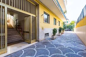 Chiaia Mon Amour Elegant Flat by Napoliapartments