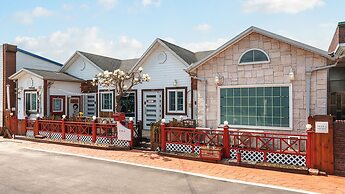 Sokcho Seohyeon Ine Pension