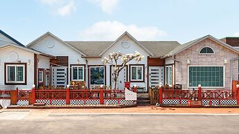 Sokcho Seohyeon Ine Pension