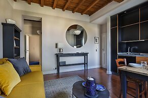 Florence in the Window - Hosted by Sweetstay