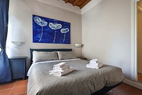 Florence in the Window - Hosted by Sweetstay