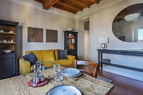 Florence in the Window - Hosted by Sweetstay