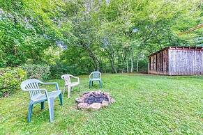 Lazy Creek Retreat 2 Bedroom Home by RedAwning