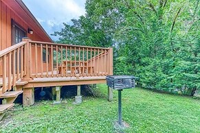 Lazy Creek Retreat 2 Bedroom Home by RedAwning