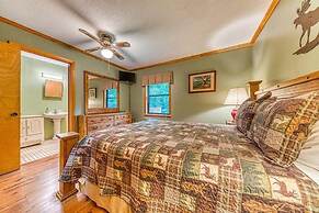 Lazy Creek Retreat 2 Bedroom Home by RedAwning