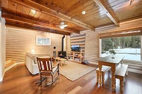 Augies Authentic Log Cabin! Pets Welcome!