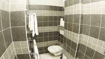 Apartment 11 Sleeps 4 Guests