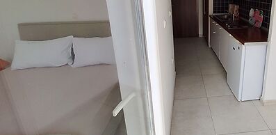 Apartment 11 Sleeps 4 Guests