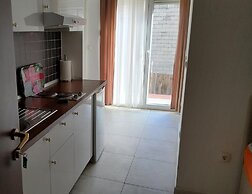 Apartment 11 Sleeps 4 Guests