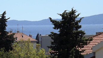 Apartment 11 Sleeps 4 Guests