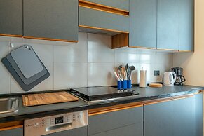 Bellagio Central Square by Wonderful Italy