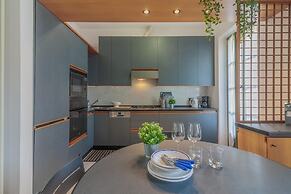 Bellagio Central Square by Wonderful Italy